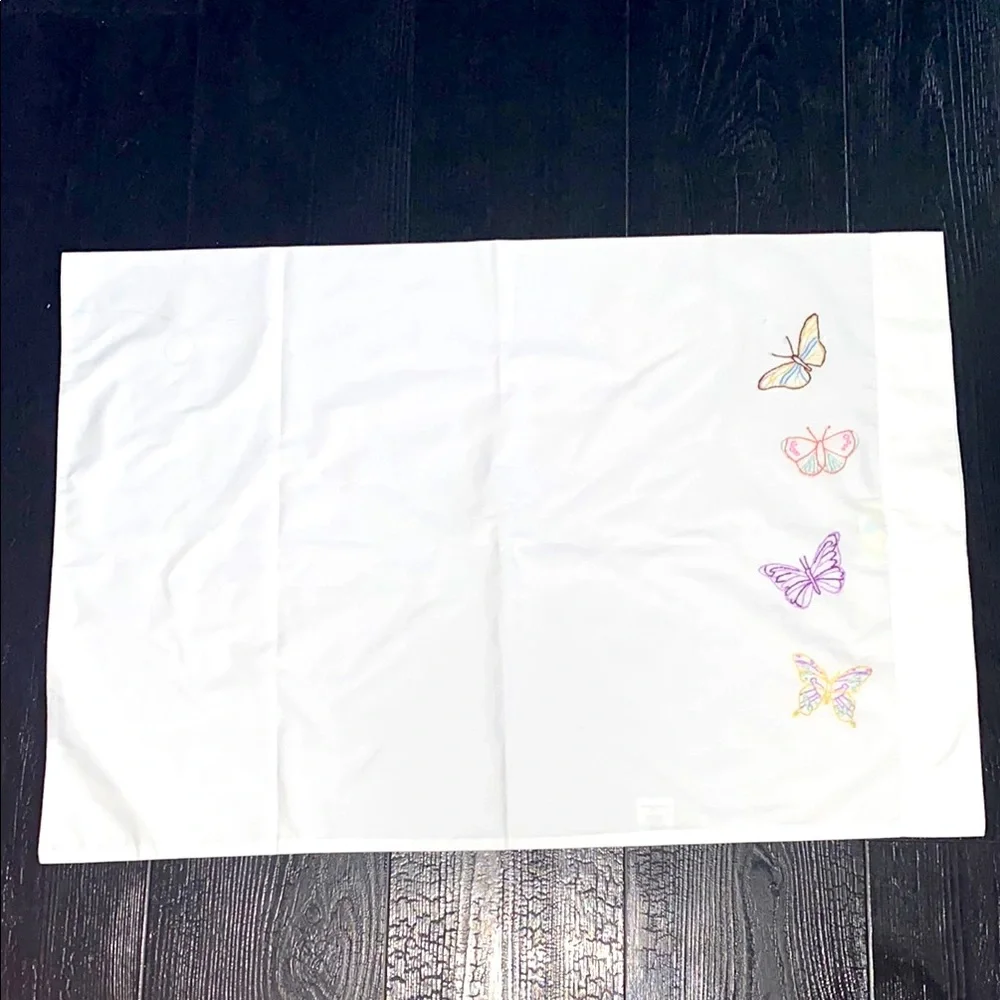 Martha‎ Stewart Butterfly Embroidered Standard Pillowcase (1)